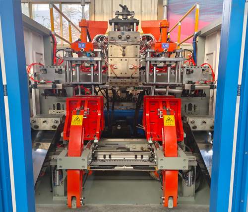 全自動(dòng)一出二三層吹瓶機(jī)